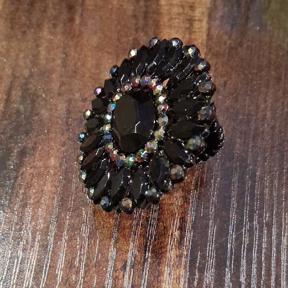 Elegant Black Crystal Ring